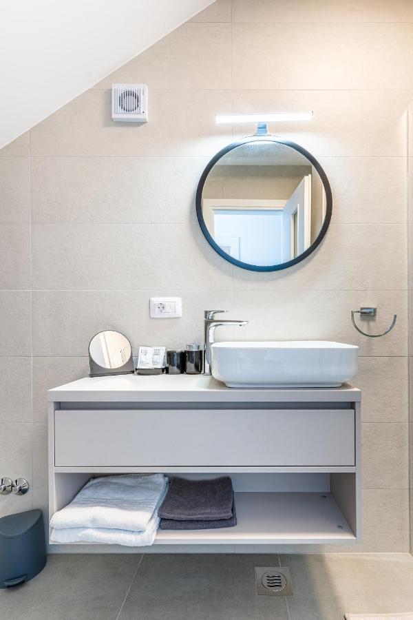 New 4 Star Apartment M&A In Town Црес Экстерьер фото