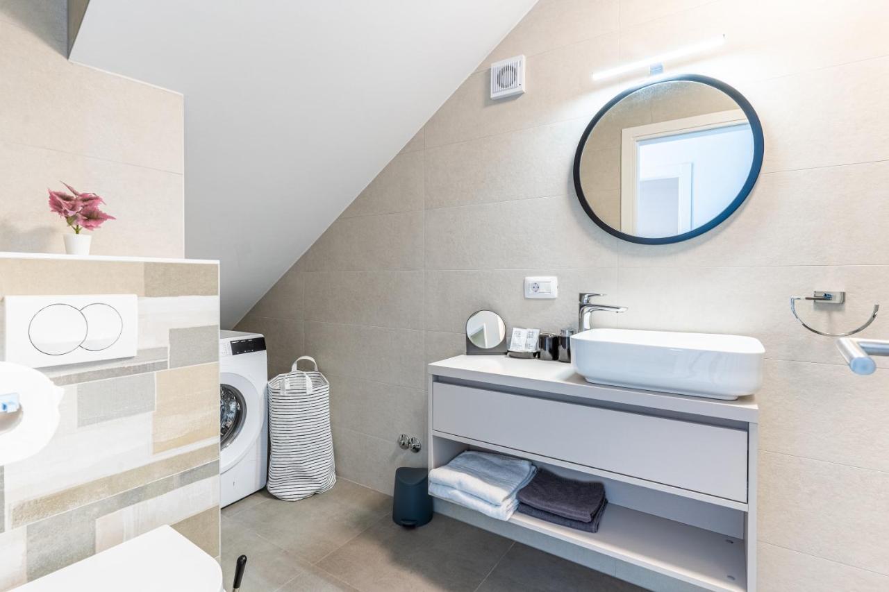 New 4 Star Apartment M&A In Town Црес Экстерьер фото