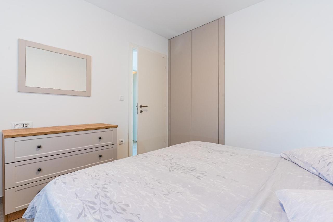 New 4 Star Apartment M&A In Town Црес Экстерьер фото
